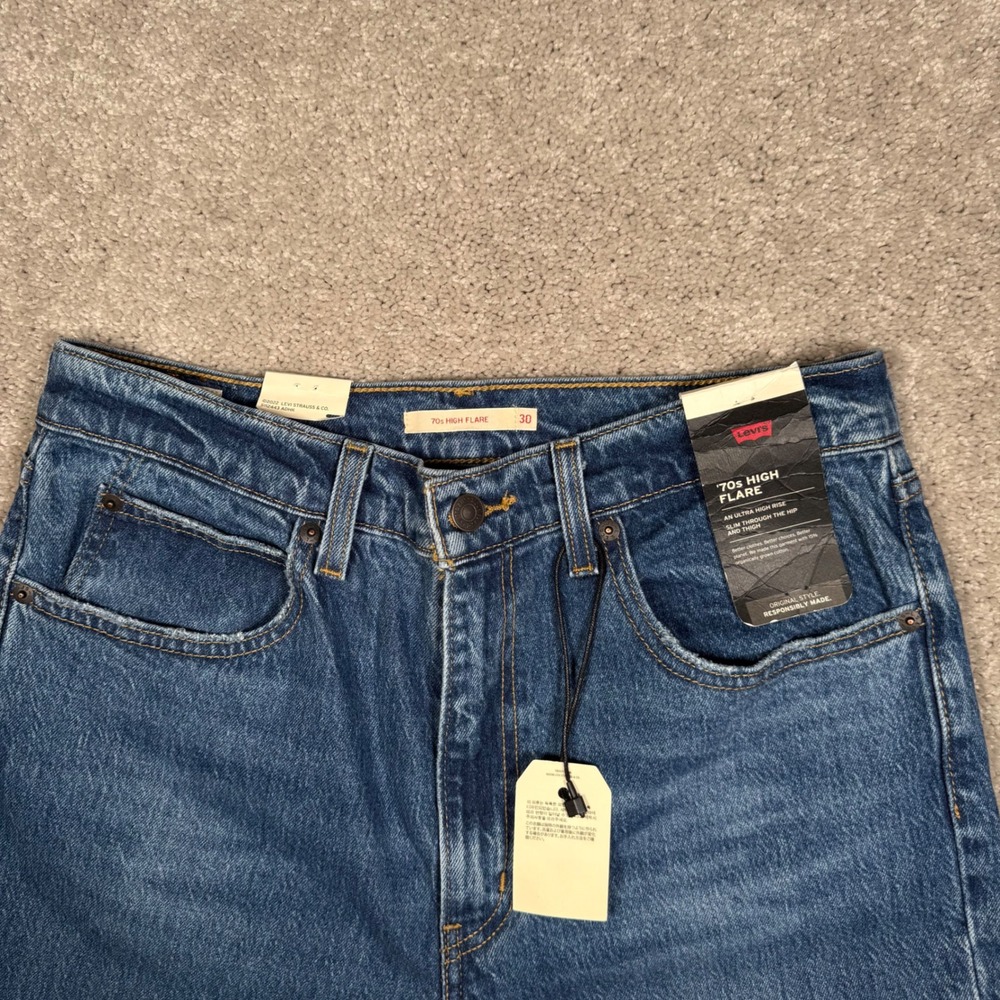 Levis 70s High Flare Jeans Blue‎ Denim Distressed Raw Hem Women's 30x32 NEW - Picture 7 of 12